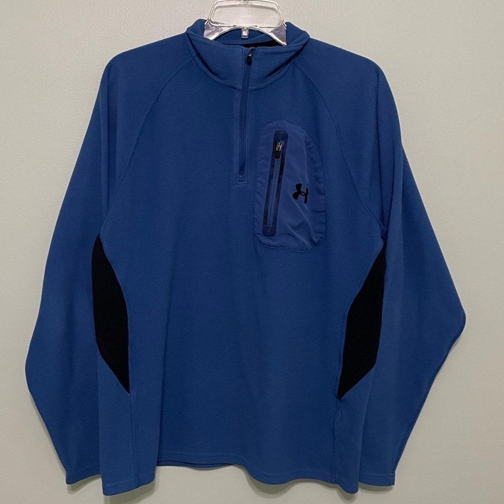 Under Armour fleece shirt size M front pocket with 1/4 zip pullover comfortable